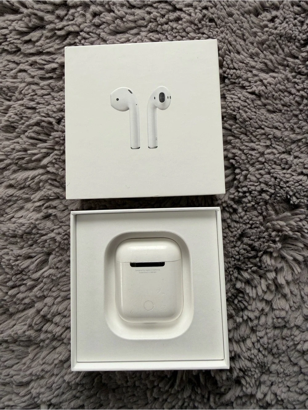 Apple White Wireless Earbuds with Charging Case and Box